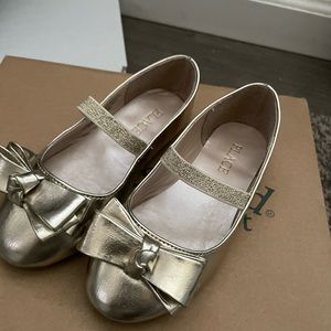 Toddler flats never worn